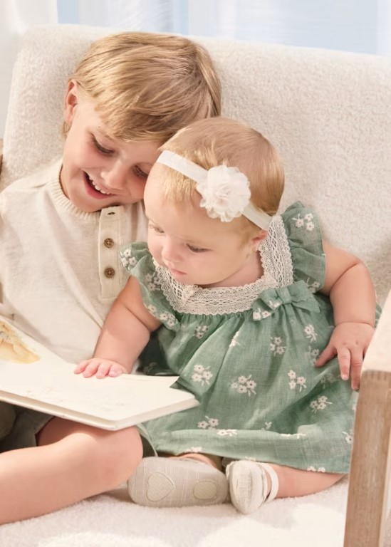 01827 - Newborn dress and bloomer set